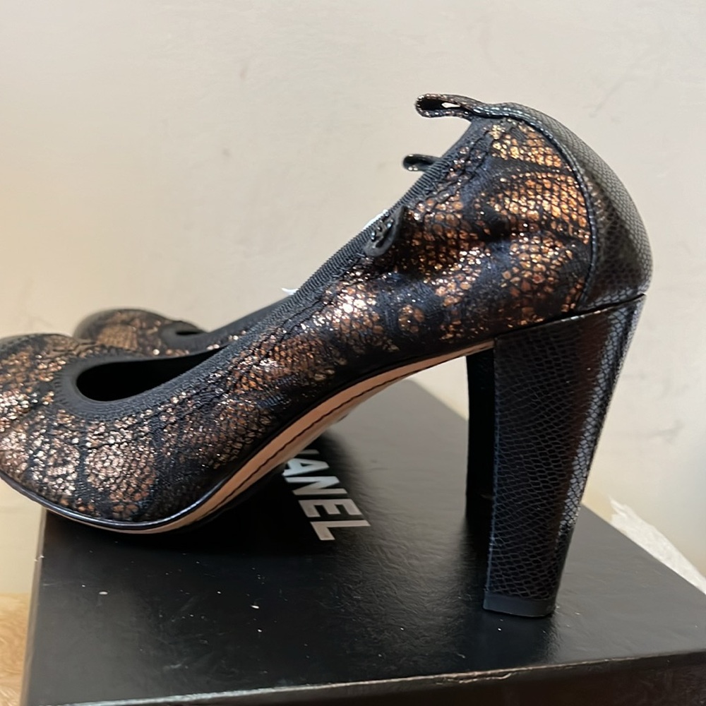New Chanel shoes with original box - Picture 7 of 12